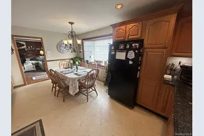 119 Jefferson Street, East Islip, NY 11730 - Photo 11