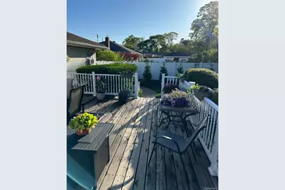 119 Jefferson Street, East Islip, NY 11730 - Photo 19