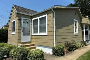 7 W Spruce St, Islip, NY 11751 - Photo 9