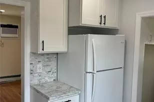 7 W Spruce St, Islip, NY 11751 - Photo 5