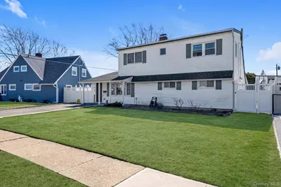 4 Carriage Lane, Levittown, NY 11756 - Photo 23