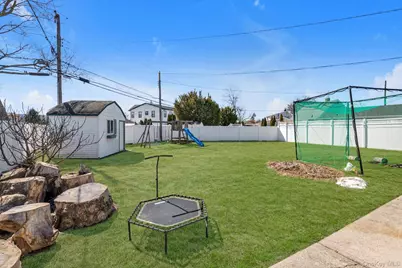 4 Carriage Lane, Levittown, NY 11756 - Photo 21