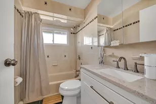 4 Carriage Ln, Levittown, NY 11756 - Photo 9