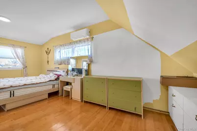 4 Carriage Lane, Levittown, NY 11756 - Photo 15