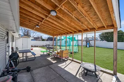 4 Carriage Lane, Levittown, NY 11756 - Photo 17