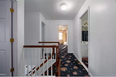 8 Toms Way, Poughkeepsie, NY 12603 - Photo 17