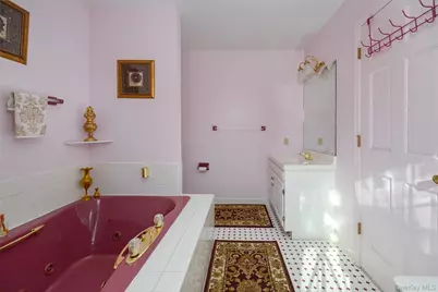 8 Toms Way, Poughkeepsie, NY 12603 - Photo 21