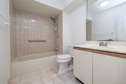 22 Ridgewood Drive, Wantagh, NY 11793 - Photo 15