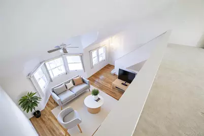 22 Ridgewood Drive, Wantagh, NY 11793 - Photo 9