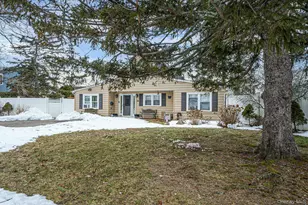 54 Pacific Ave, Deer Park, NY 11729 - Photo 5