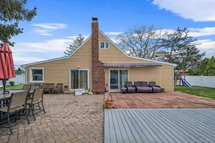 54 Pacific Ave, Deer Park, NY 11729 - Photo 33