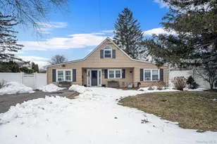 54 Pacific Ave, Deer Park, NY 11729 - Photo 3