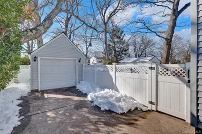 1526 Rhode Avenue, Merrick, NY 11566 - Photo 21