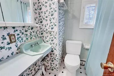 1526 Rhode Avenue, Merrick, NY 11566 - Photo 13