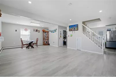 102 Old Farm Road, Levittown, NY 11756 - Photo 5