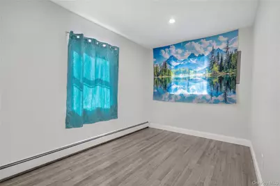 102 Old Farm Road, Levittown, NY 11756 - Photo 19