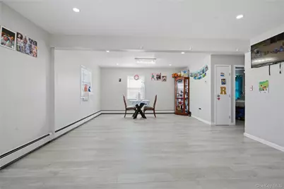 102 Old Farm Road, Levittown, NY 11756 - Photo 9