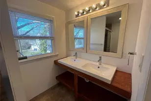 11 Pulaski Pl, Port Washington, NY 11050 - Photo 11