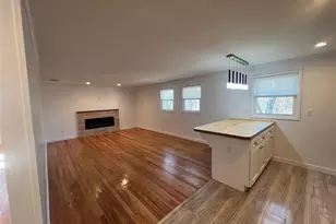 11 Pulaski Pl, Port Washington, NY 11050 - Photo 3