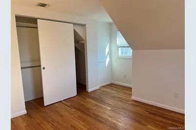 11 Pulaski Place #B, Port Washington, NY 11050 - Photo 5