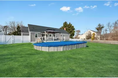 40 Great Rock Drive, Wading River, NY 11792 - Photo 11