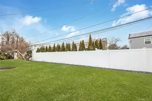 43 Maplewood Dr, Plainview, NY 11803 - Photo 25