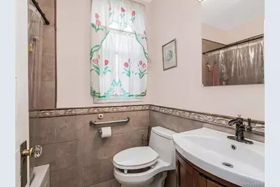 139-37 87th Road, Jamaica, NY 11435 - Photo 7