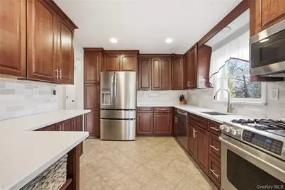 214 Ralph Avenue, Babylon, NY 11702 - Photo 7