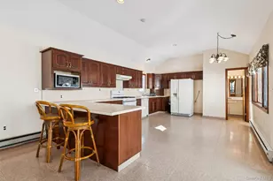 33 Fairlawn Ln, Centereach, NY 11720 - Photo 9