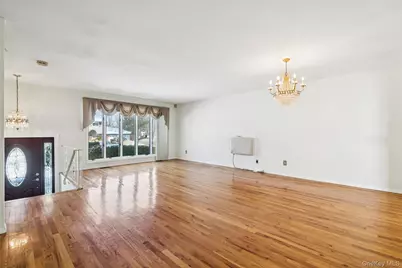 33 Fairlawn Lane, Centereach, NY 11720 - Photo 5