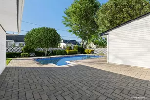 33 Fairlawn Ln, Centereach, NY 11720 - Photo 23