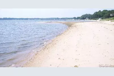 70 Arshamomaque Avenue, Southold, NY 11971 - Photo 31