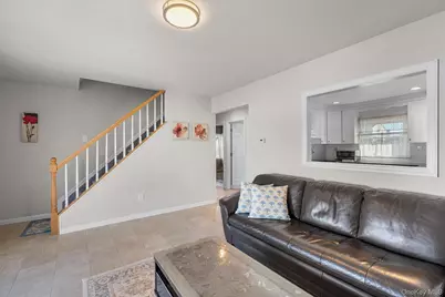 48 Daffodil Lane, Wantagh, NY 11793 - Photo 9