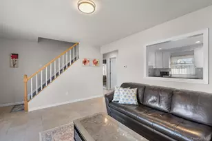 48 Daffodil Ln, Wantagh, NY 11793 - Photo 9