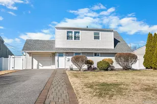 48 Daffodil Ln, Wantagh, NY 11793 - Photo 3