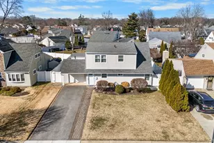 48 Daffodil Ln, Wantagh, NY 11793 - Photo 25