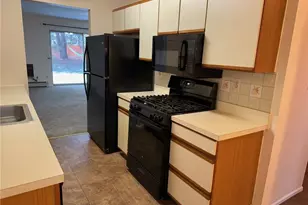 100 Hillside Dr, Middletown, NY 10941 - Photo 3