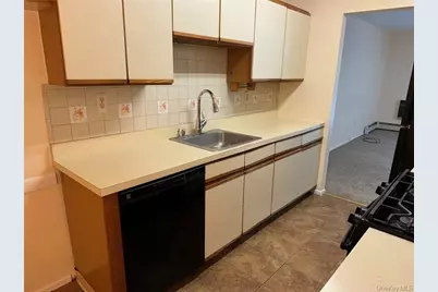 100 Hillside Drive #G8, Middletown, NY 10941 - Photo 5