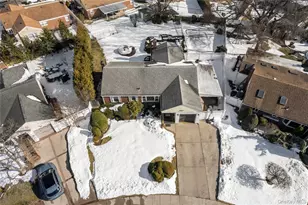 851 Hemlock St, Franklin Square, NY 11010 - Photo 27