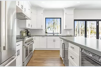 1745 Stars Road, East Marion, NY 11939 - Photo 9