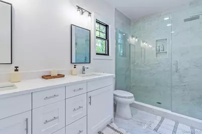 1745 Stars Road, East Marion, NY 11939 - Photo 15