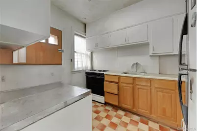 2335 Yates Avenue, Bronx, NY 10469 - Photo 9