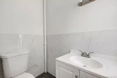 2335 Yates Avenue, Bronx, NY 10469 - Photo 13