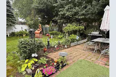 48 Pine Street, Hicksville, NY 11801 - Photo 29