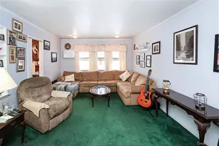 48 Pine St, Hicksville, NY 11801 - Photo 9