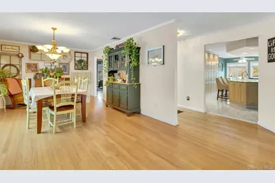 558 Gillette Avenue, Bayport, NY 11705 - Photo 5