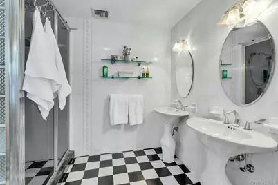 558 Gillette Avenue, Bayport, NY 11705 - Photo 19