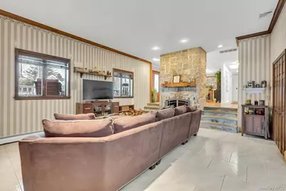 558 Gillette Avenue, Bayport, NY 11705 - Photo 7