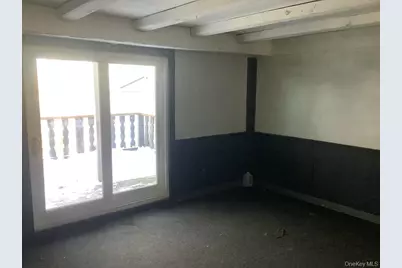 134 Hill Crescent, Calverton, NY 11933 - Photo 5