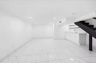 252 Brinsmade Ave, Bronx, NY 10465 - Photo 21